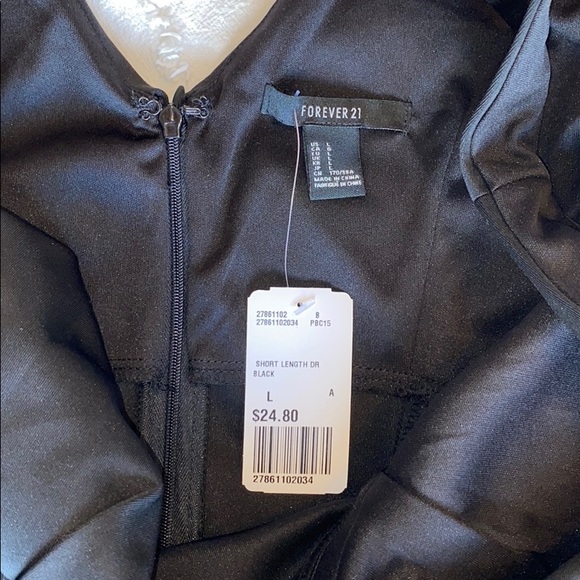 Forever 21, short black dress NWT - Picture 3 of 4